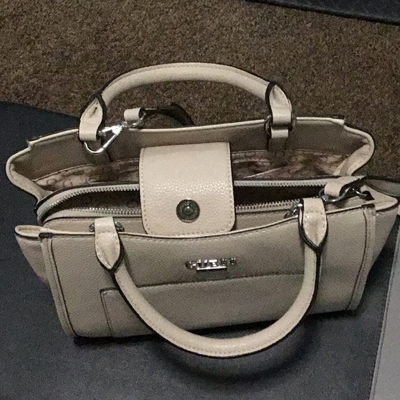 Guess satchel handbag - Picture 3 of 3